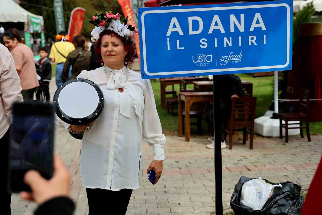 ADANA'DA BU SENE, 14'ÜNCÜSÜ DÜZENLENEN ULUSLARARASI PORTAKAL ÇİÇEĞİ KARNAVALI KAPILARINI...
