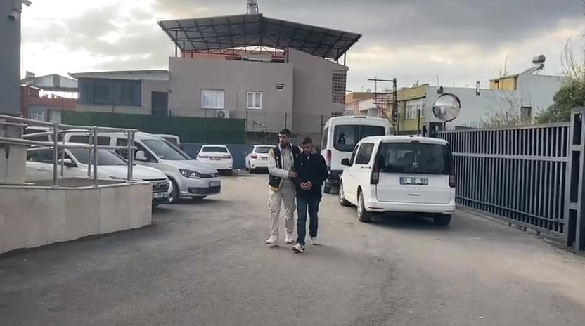 ADANA'DA KESİNLEŞMİŞ HAPİS CEZASIYLA ARANAN 4 HÜKÜMLÜ YAKALANDI.