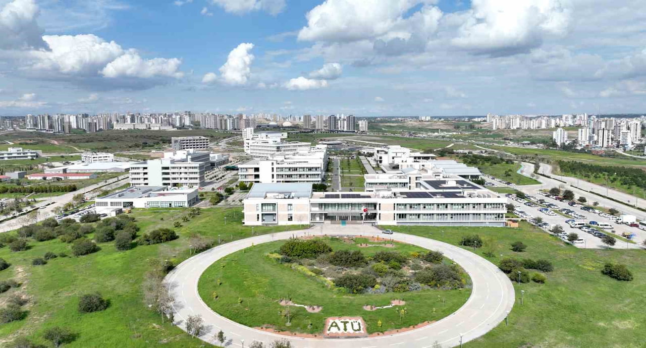 ADANA ALPARSLAN TÜRKEŞ BİLİM VE TEKNOLOJİ ÜNİVERSİTESİ (ATÜ) REKTÖRÜ PROF. DR. ADNAN SÖZEN, "BİLİM...