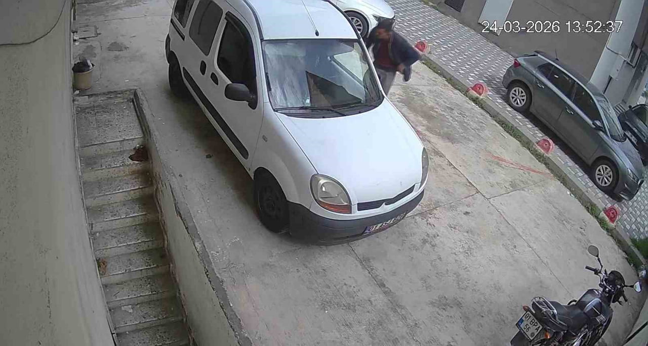 ADANA’DA İÇECEK, BİSİKLET VE ELEKTRONİK CİHAZ HIRSIZLIKLARINA KARIŞAN ŞÜPHELİ, POLİS EKİPLERİNCE...