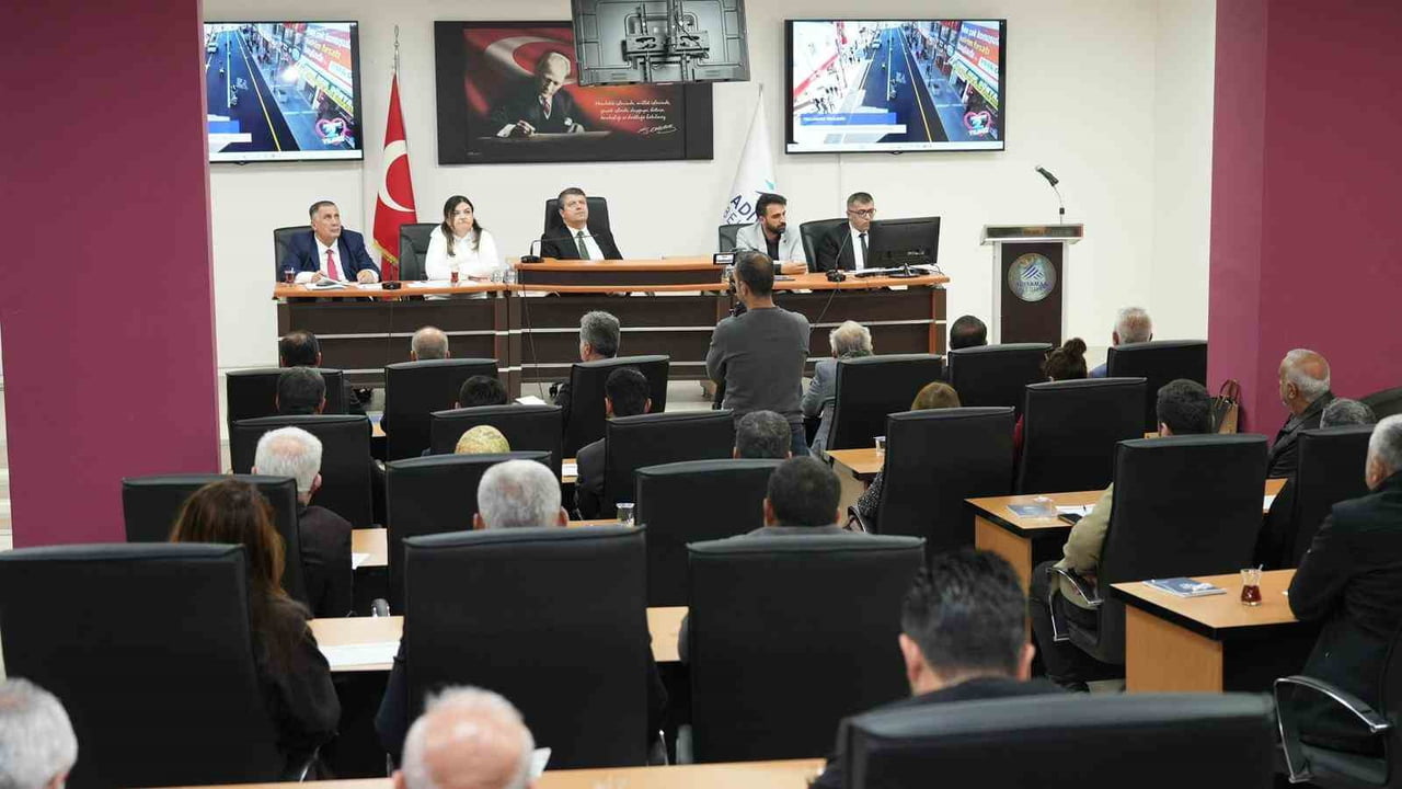 ADIYAMAN BELEDİYESİ’NİN NİSAN AYI OLAĞAN MECLİS TOPLANTISINDA, BELEDİYE BAŞKANI ABDURRAHMAN...