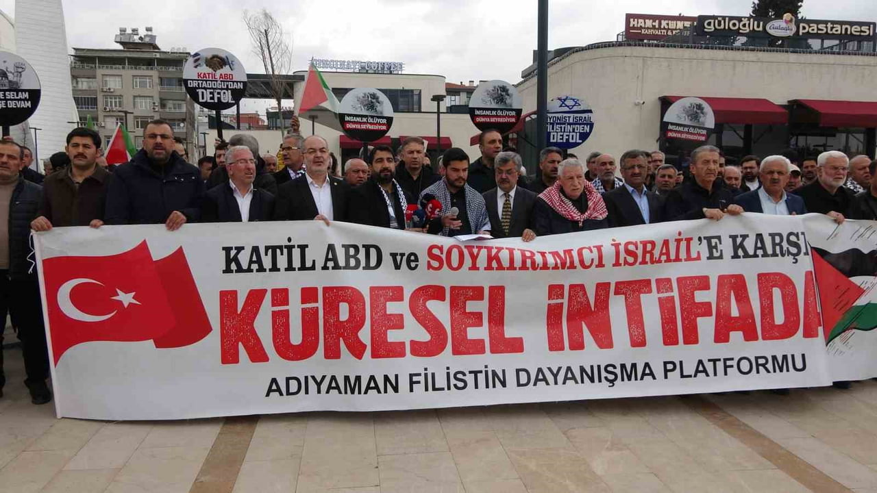 ADIYAMAN’DA FİLİSTİN DAYANIŞMA PLATFORMU ÖNCÜLÜĞÜNDE BİR ARAYA GELEN VATANDAŞLAR, İSRAİL’İN...