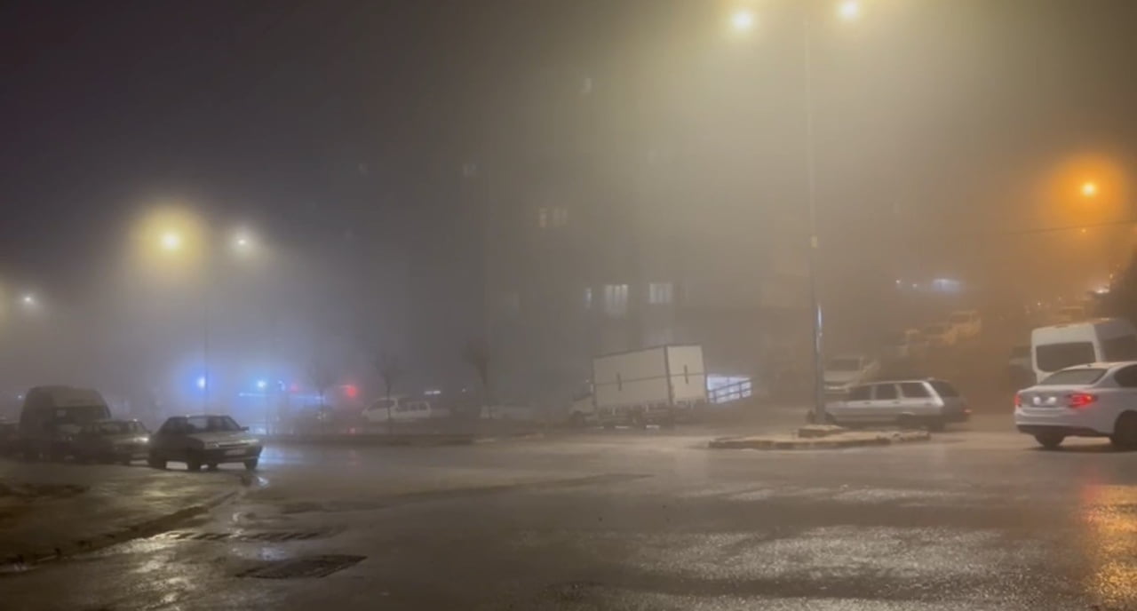 ADIYAMAN’IN BESNİ İLÇESİNDE SAĞANAK YAĞIŞ VE YOĞUN SİS ETKİLİ OLDU.