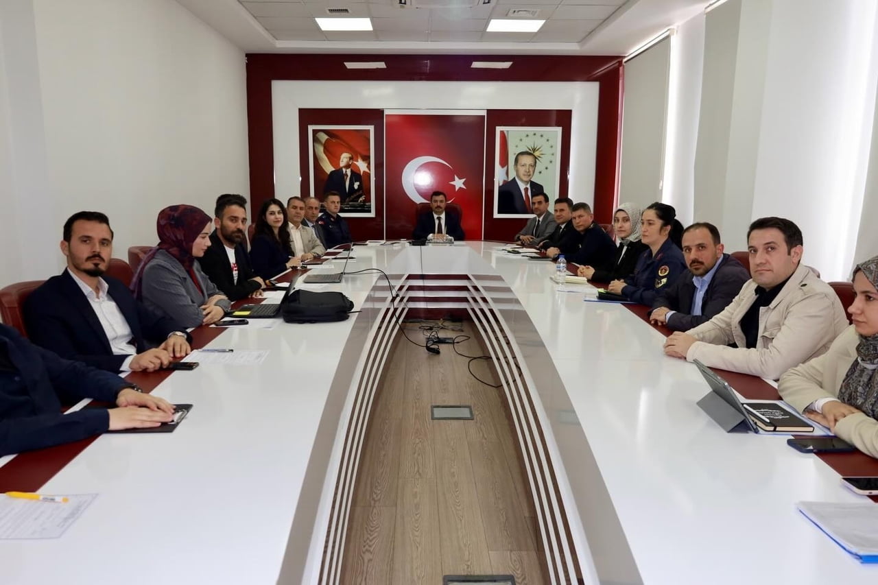 ADIYAMAN’IN KAHTA İLÇESİNDE, "EN İYİ NARKOTİK POLİSİ ANNE PROJESİ" KAPSAMINDA YÜRÜTÜLEN...