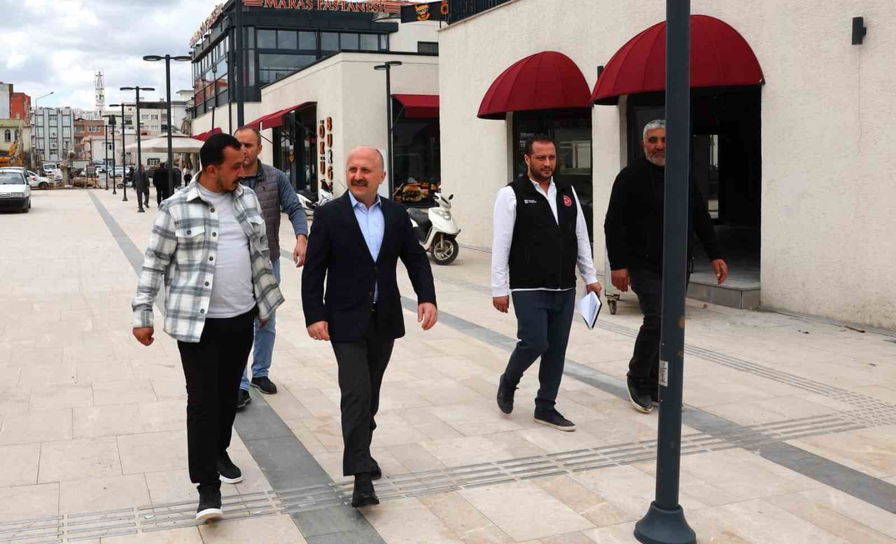 ADIYAMAN VALİSİ OSMAN VAROL, KENT MEYDANI ESNAFINI VE ATATÜRK BULVARI REZERV ALANINDA HİZMETE...