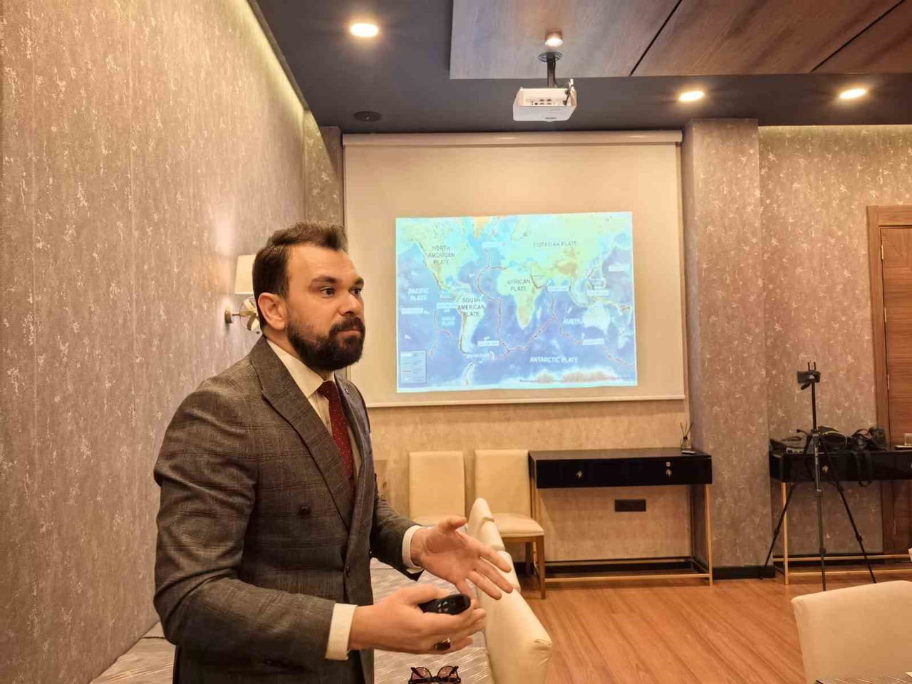 AFYON KOCATEPE ÜNİVERSİTESİ İNŞAAT MÜHENDİSLİĞİ BÖLÜM BAŞKAN YARDIMCISI DR. ÖĞR. ÜYESİ SÜLEYMAN...