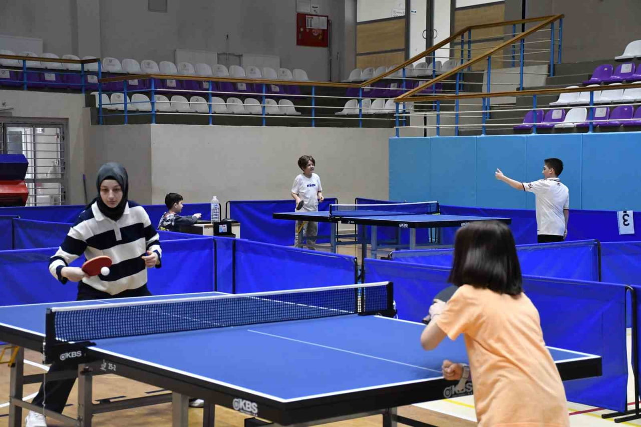 AFYONKARAHİSAR’DA DÜNYA MASA TENİSİ HAFTASI ETKİNLİKLERİ ÇERÇEVESİNDE DÜZENLENEN MASA TENİSİ...