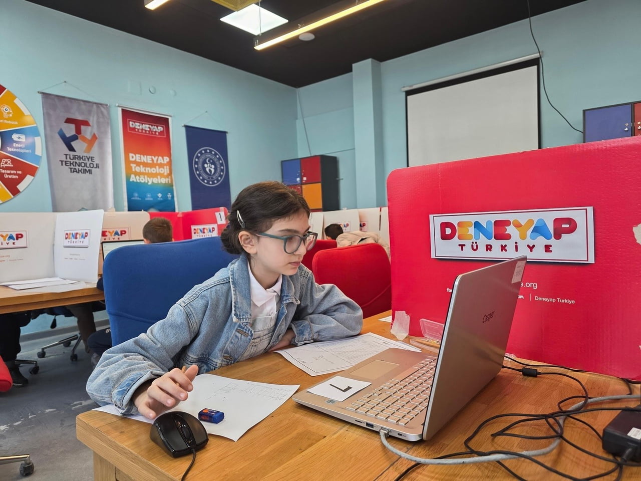 AFYONKARAHİSAR’DA GELECEĞİN TEKNOLOJİ YILDIZLARINI KEŞFETMEK AMACIYLA YÜRÜTÜLEN ÖĞRENCİ SEÇME...