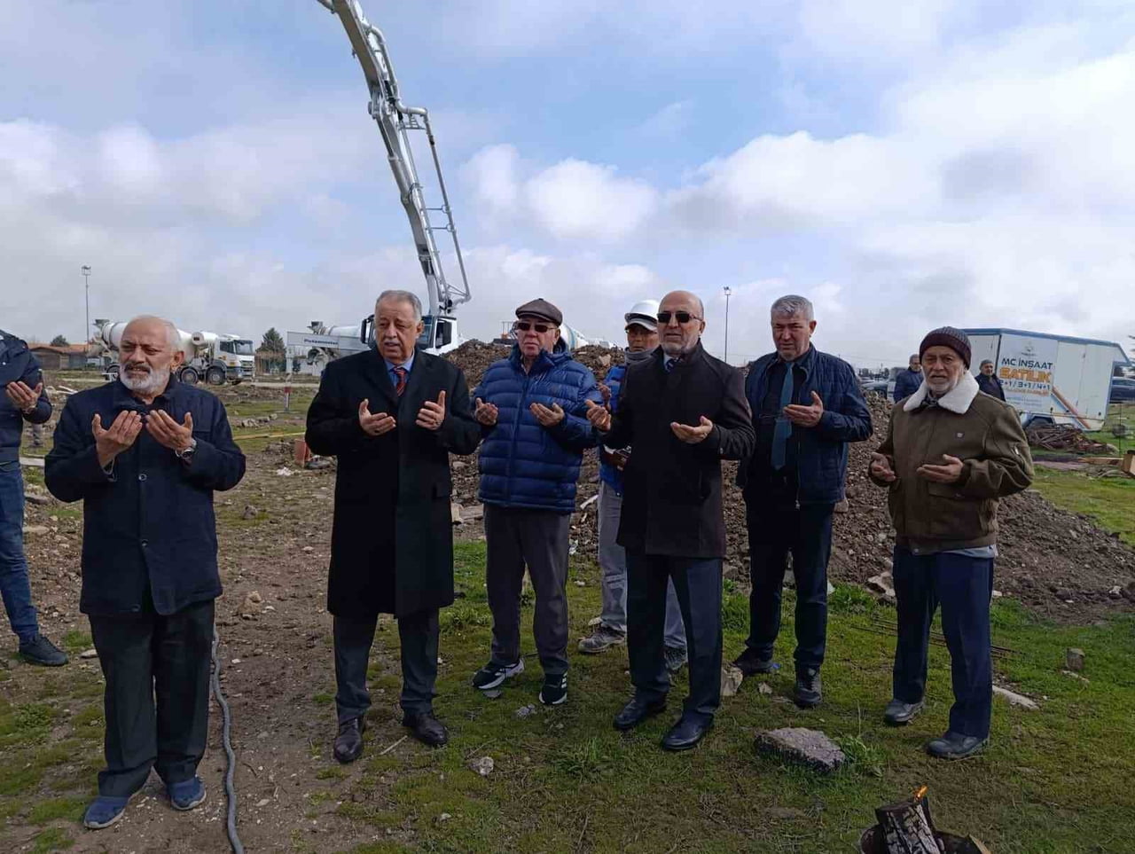 AFYONKARAHİSAR’DA HAYIRSEVER BİR İŞ İNSANI TARAFINDAN YAPTIRILACAK OLAN CAMİNİN TEMELİ PROTOKOL...