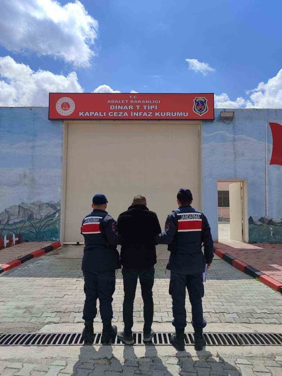 AFYONKARAHİSAR’DA JANDARMA TARAFINDAN ARANAN ŞAHISLARIN YAKALANMASINA YÖNELİK YAPILAN ÇALIŞMADA...