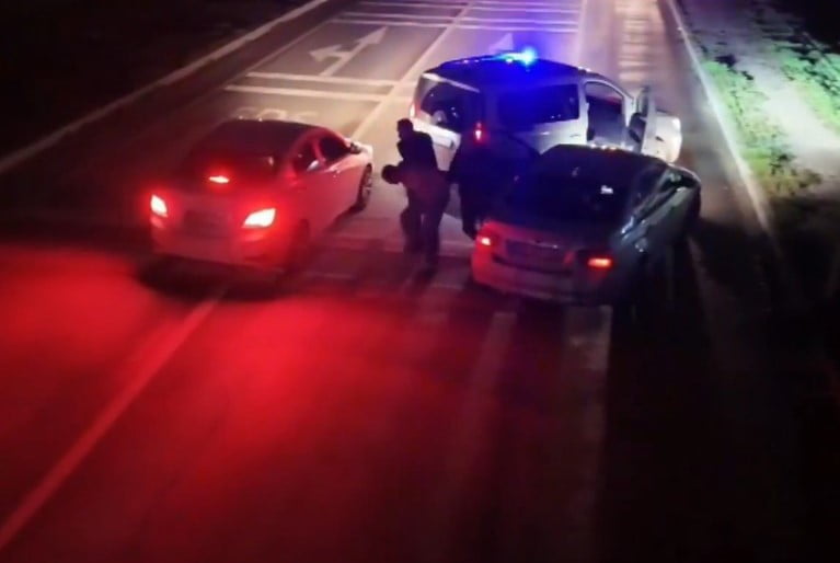 AFYONKARAHİSAR’DA POLİS TARAFINDAN GERÇEKLEŞTİRİLEN UYUŞTURUCU OPERASYONUNDA 2 KİLO UYUŞTURUCU ELE...