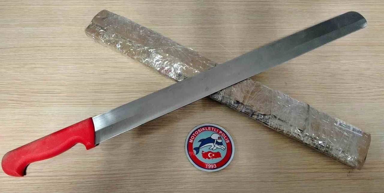 AFYONKARAHİSAR’DA POLİS TARAFINDAN SON BİR HAFTA İÇERİSİNDE GERÇEKLEŞTİRİLEN DENETİMLERDE 7 BİN...