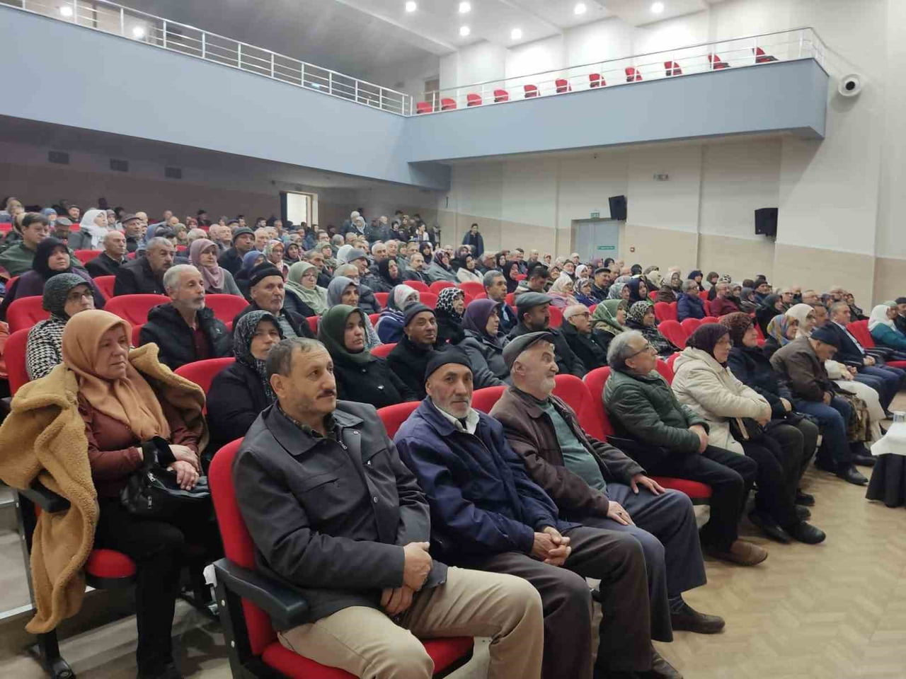 AFYONKARAHİSAR İL MÜFTÜLÜĞÜ TARAFINDAN KUTSAL TOPRAKLARA GİDECEK HACI ADAYLARINA YÖNELİK "HAC...