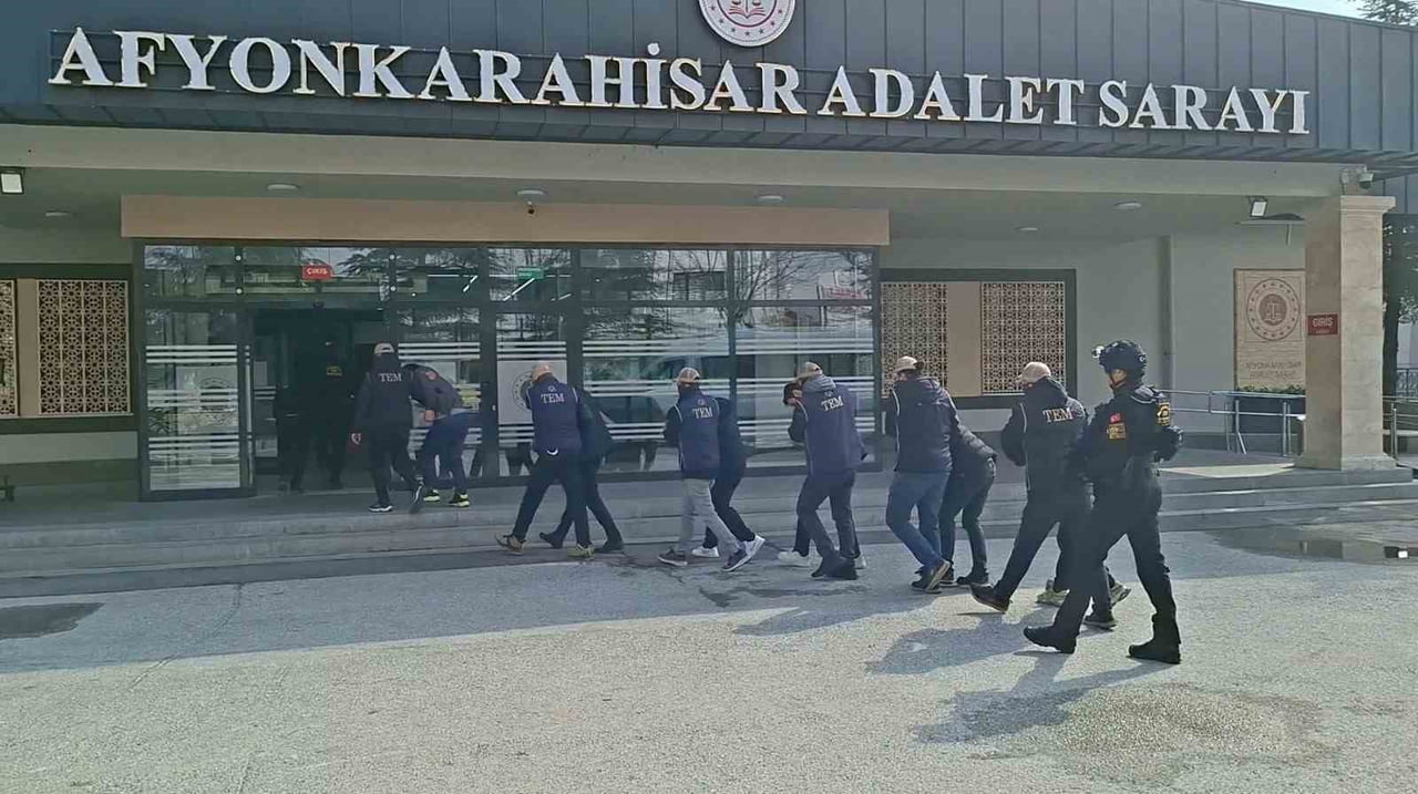 AFYONKARAHİSAR MERKEZ'DE İKİ KENTTE DEAŞ SİLAHLI TERÖR ÖRGÜTÜNE YÖNELİK YAPILAN OPERASYONDA...