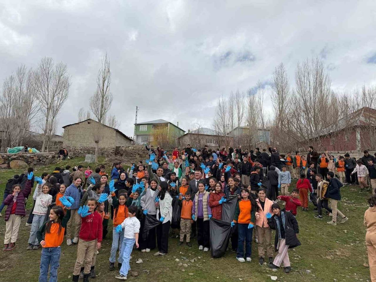 AĞRI'NIN PATNOS İLÇESİNE BAĞLI DEDELİ BELDESİNDE, ÇEVRE BİLİNCİNİ ARTIRMAK VE DAHA YAŞANABİLİR BİR...