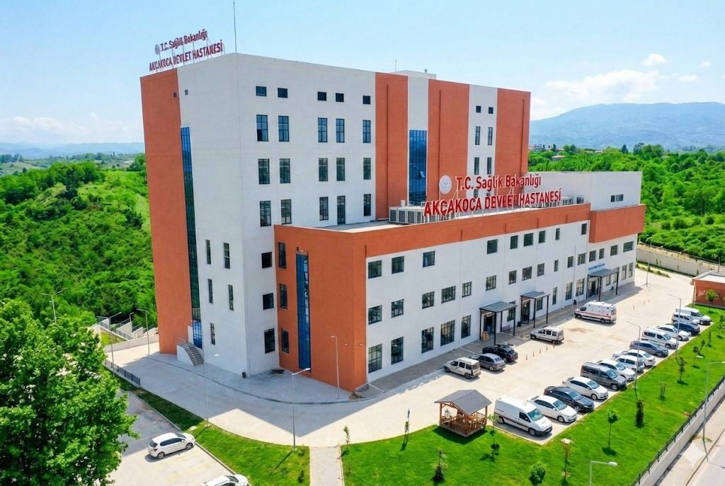 AK PARTİ DÜZCE İL BAŞKANI HASAN ŞENGÜLOĞLU, AKÇAKOCA’DA YAPIMI TAMAMLANAN YENİ DEVLET HASTANESİNE...