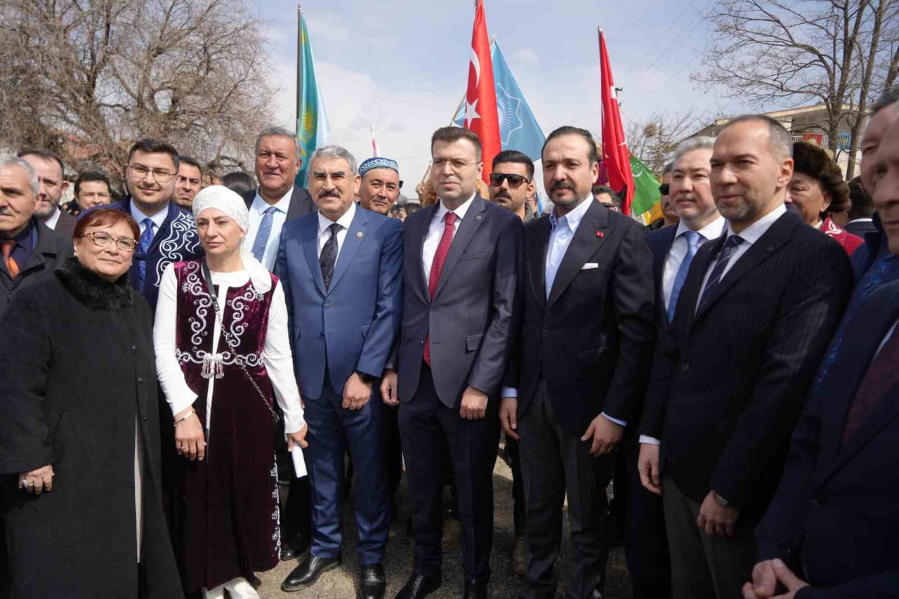 AK PARTİ GENEL BAŞKAN YARDIMCISI KÜRŞAD ZORLU, NİĞDE’NİN ULUKIŞLA İLÇESİNE BAĞLI ALTAY KÖYÜNDE...