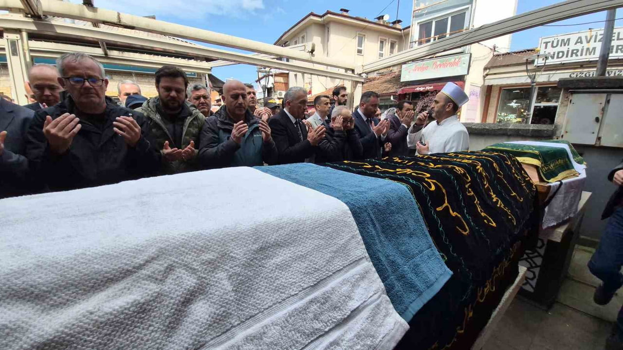 AK PARTİ MERKEZ İLÇE BAŞKANI GİRAY GÜLSOY’UN KAYINPEDERİ, SOL PARTİ MERKEZ İLÇE BAŞKANI MUSTAFA...