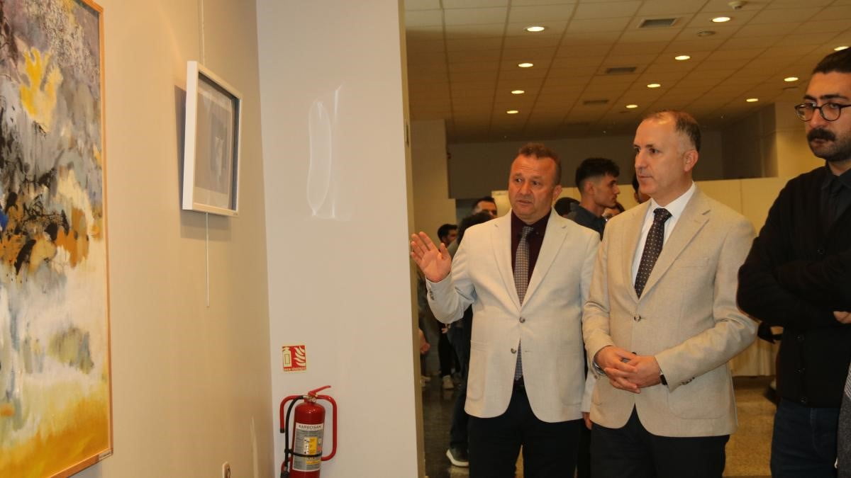 AKADEMİSYENLERİN YAPTIĞI ESERLER SANATSEVERLERLE BULUŞTU