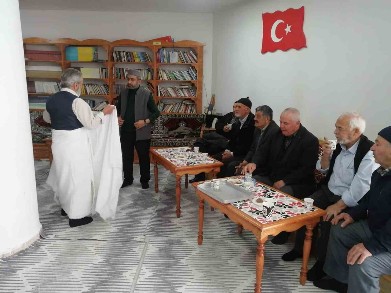 AKDAĞMADENİ İLÇE MÜFTÜLÜĞÜ, KUTSAL TOPRAKLARA GİTMEYE HAZIRLANAN HACI ADAYLARI İÇİN KAPSAMLI BİR...