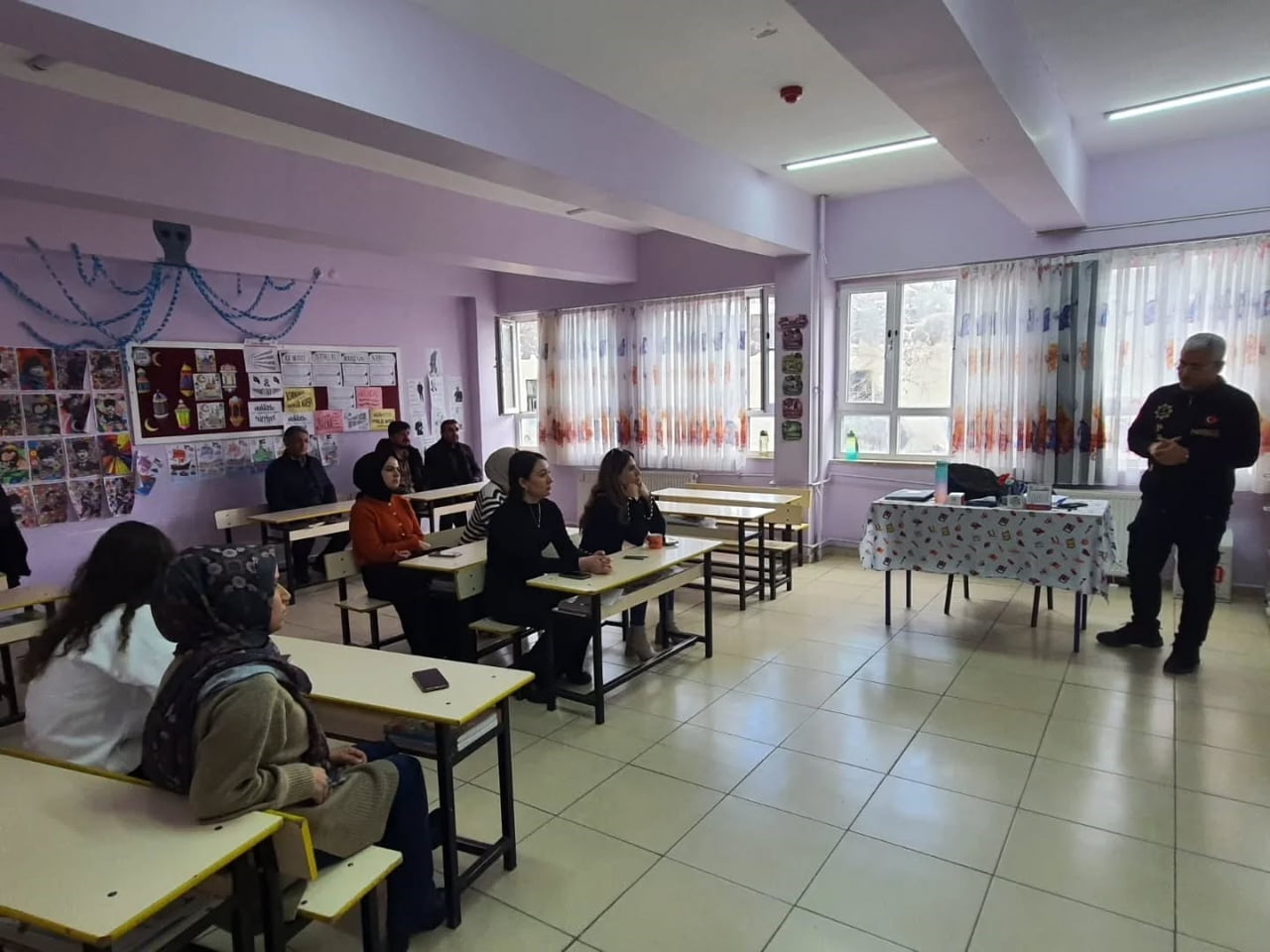 ALACAKAYA İLÇESİNDE NARKOTİK SUÇLARLA MÜCADELE EĞİTİMİ