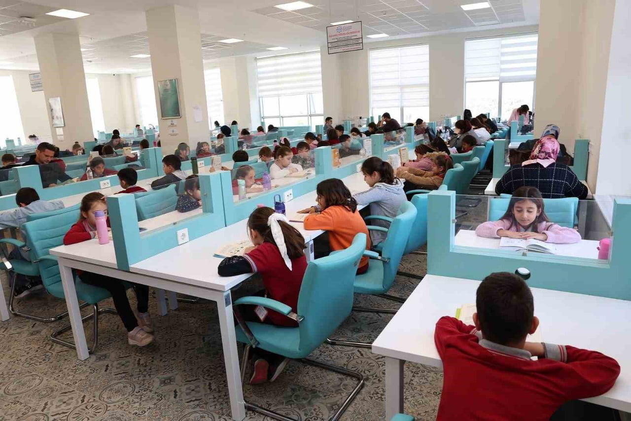 ALANYA ALAADDİN KEYKUBAT ÜNİVERSİTESİNDE (ALKÜ) 30 MART – 5 NİSAN 2026 62. KÜTÜPHANE HAFTASI ALKÜ...