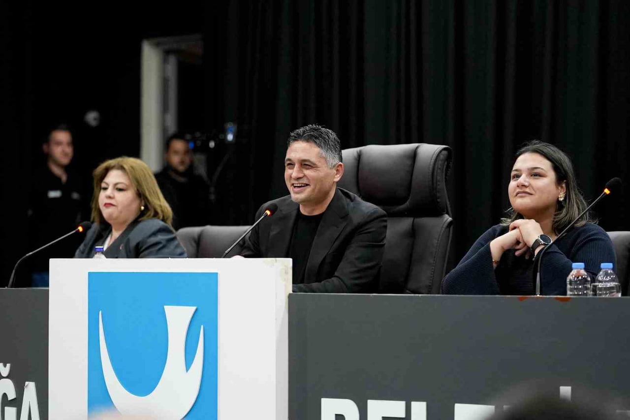 ALİAĞA BELEDİYESİ MECLİSİ NİSAN AYI BİRİNCİ BİRLEŞİMİ, BELEDİYE BAŞKANI SERKAN ACAR BAŞKANLIĞINDA...