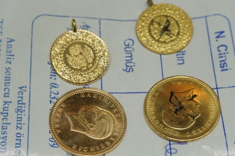 ALTIN FİYATLARINDA YAŞANAN REKOR YÜKSELİŞ, DÜĞÜNLERDEKİ TAKI GELENEKLERİNİ ÖNEMLİ ÖLÇÜDE...