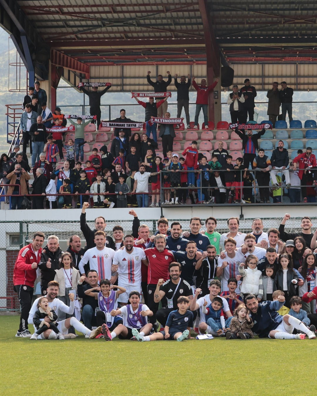 ALTINORDU, LİGDE OYNADIĞI SON İKİ MAÇI KAZANARAK SEZONUN SONUNDA KÖTÜ BİR TABLOYLA KARŞILAŞMAK...