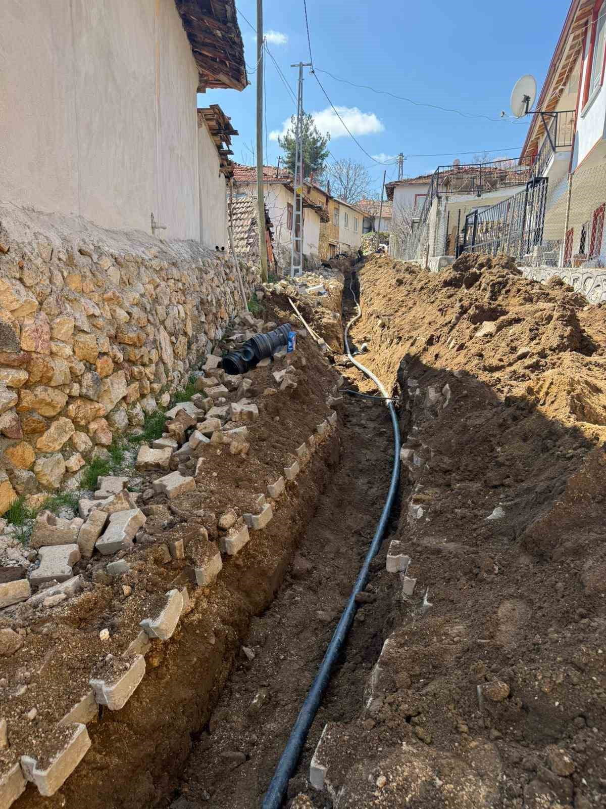 AMASYA İL ÖZEL İDARESİ İÇME SULARI VE KANALİZASYON MÜDÜRLÜĞÜ EKİPLERİ TARAFINDAN GERÇEKLEŞTİRİLEN...