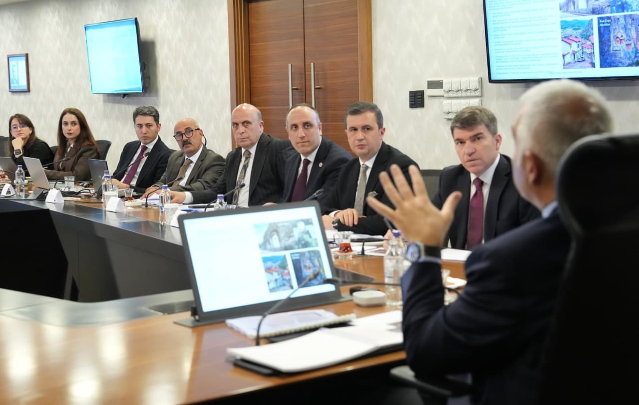 AMASYA VALİSİ ÖNDER BAKAN, AK PARTİ MİLLETVEKİLLERİ HALUK İPEK VE HASAN ÇİLEZ İLE İL BAŞKANI GALİP...