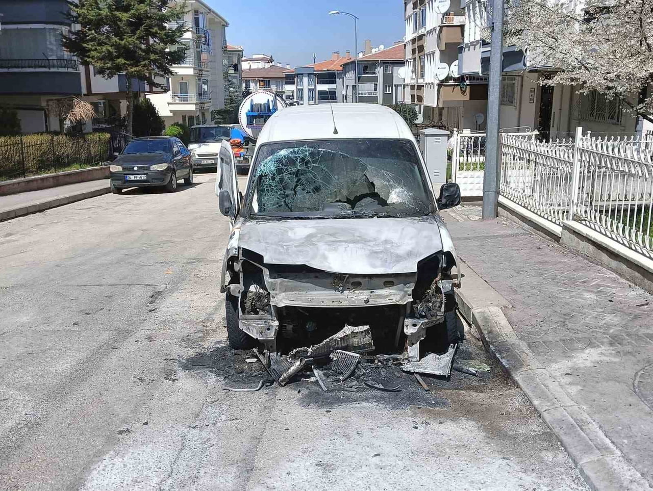 ANKARA'DA BOŞANMA AŞAMASINDAKİ EŞİ TARAFINDAN YAŞADIĞI EV KURŞUNLANAN VE OTOMOBİLİ ATEŞE VERİLEN...