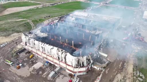 Ankara'daki mobilya deposu yangını kontrol altına alındı