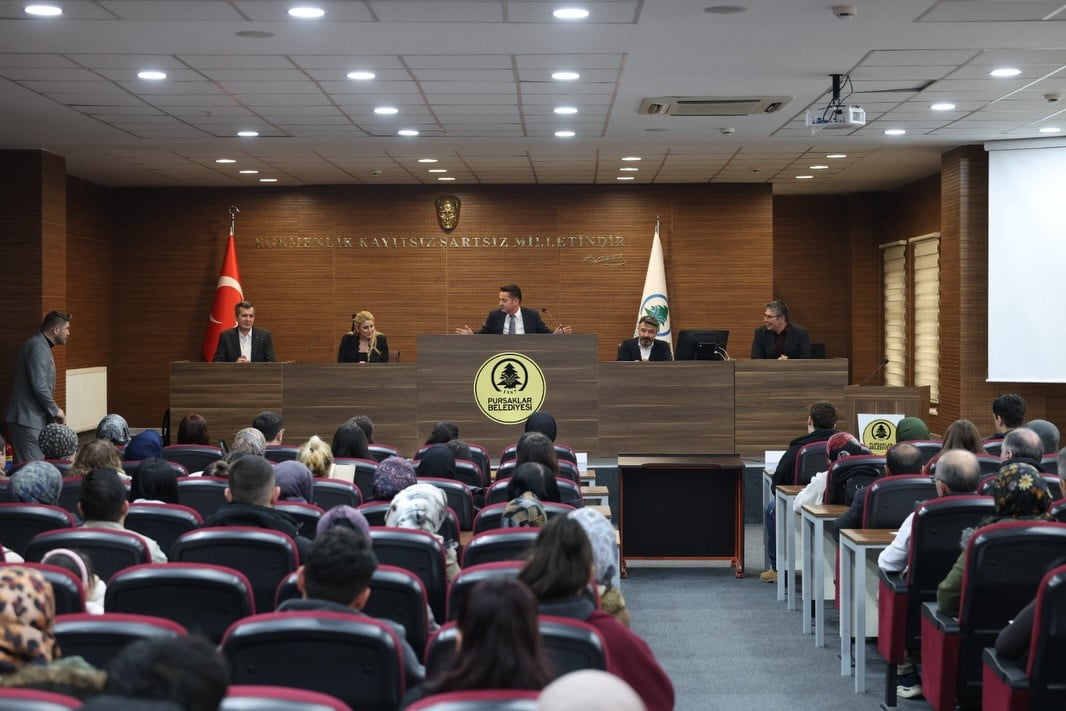 ANKARA PURSAKLAR BELEDİYESİ, VATANDAŞLARA YENİ İŞ KAPILARI ARALAMAK AMACIYLA İŞVERENLERLE İŞ...