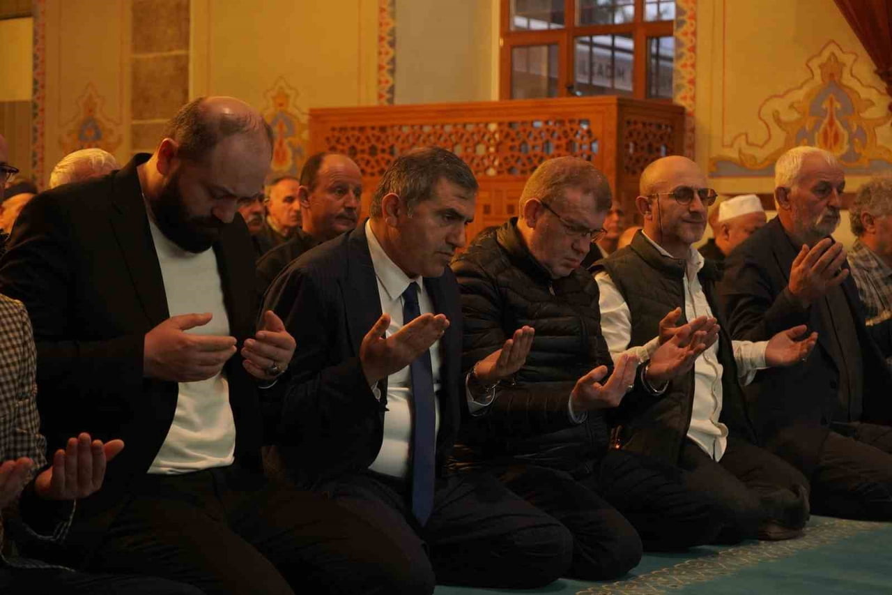 ANMA PROGRAMINA ÜLKÜ OCAKLARI SAMSUN İL BAŞKANI GÖKHAN YAŞAR, KAMU-SEN SAMSUN İL TEMSİLCİSİ AHMET...