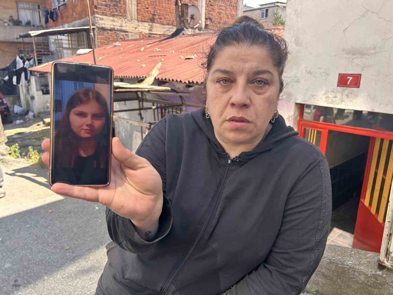 ANNE FERİDE ÖZTÜRK