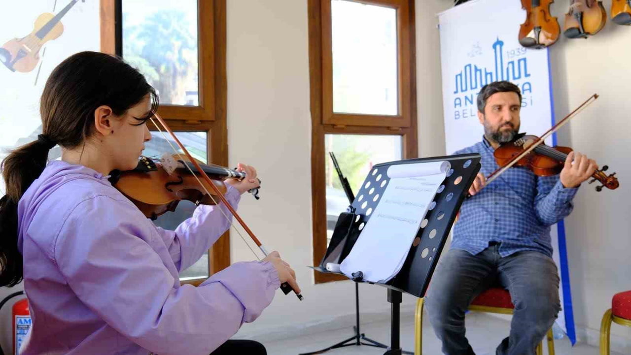 ANTAKYA BELEDİYESİ KÜLTÜR VE SOSYAL İŞLER MÜDÜRLÜĞÜ TARAFINDAN DÜZENLENEN ÜCRETSİZ KEMAN KURSLARI...