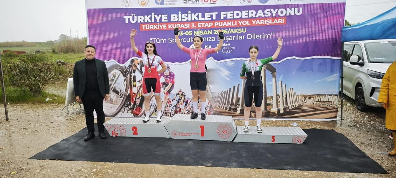 ANTALYA'DA DÜZENLENEN TÜRKİYE KUPASI 3. ETAP PYY BİSİKLET YOL YARIŞLARI'NDA AKHİSAR İLÇE SK...