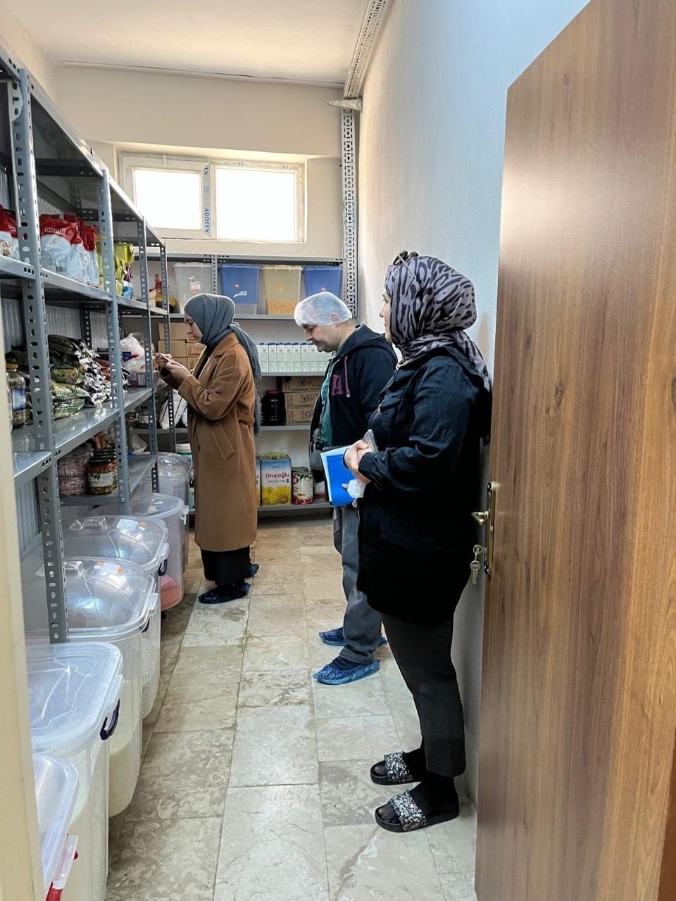 ANTALYA'NIN KORKUTELİ İLÇESİNDEKİ OKULLARA GIDA GÜVENLİĞİNE YÖNELİK KAPSAMLI DENETİMLER...