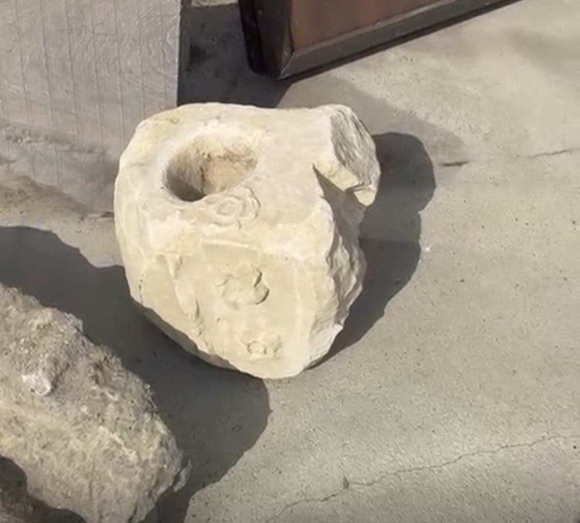 ANTALYA'NIN MANAVGAT İLÇESİNDE KAÇAK OLARAK ELE GEÇİRİLEN TARİHİ ESERLERİN SAHİBİ OLDUĞU ÖNE...