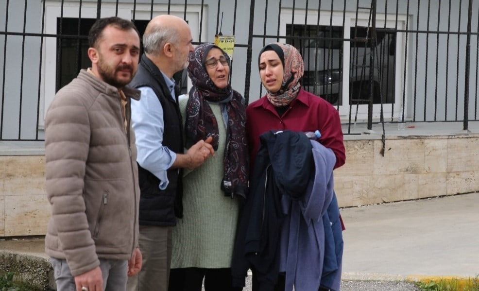 ANTALYA'NIN MANAVGAT İLÇESİNDE OTOMOBİLİN TIRIN DORSESİNE ÇARPMASI SONUCU MEYDANA GELEN KAZADA 6...