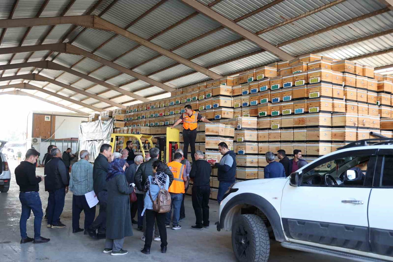 ANTALYA BÜYÜKŞEHİR BELEDİYESİ, ANTALYA'DA ARICILIK FAALİYETLERİNİN YAYGINLAŞTIRILMASI İÇİN EĞİTİM...