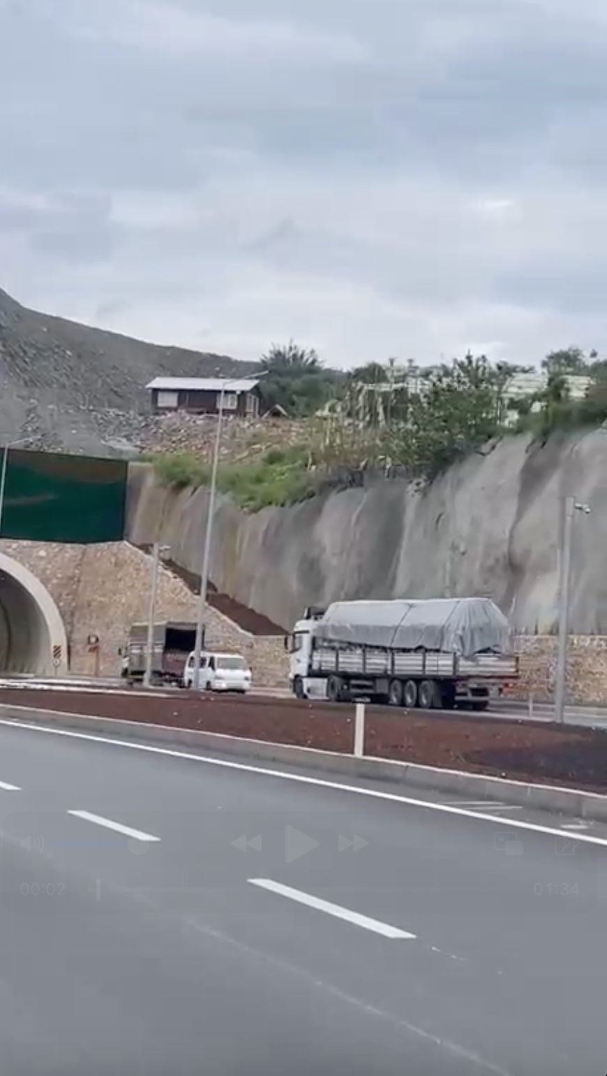 ANTALYA’NIN ALANYA İLÇESİNDE DOĞU YENİ ÇEVRE YOLU TÜNELLER BÖLGESİ’NDE TERS YÖNDE İLERLEYEREK...