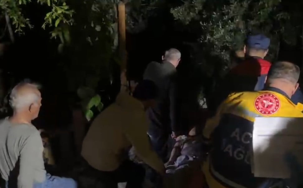 ANTALYA’NIN DEMRE İLÇESİNE BAĞLI KALEKÖY MEVKİİNDE RAHATSIZLANAN BİR KİŞİ, SAHİL GÜVENLİK...