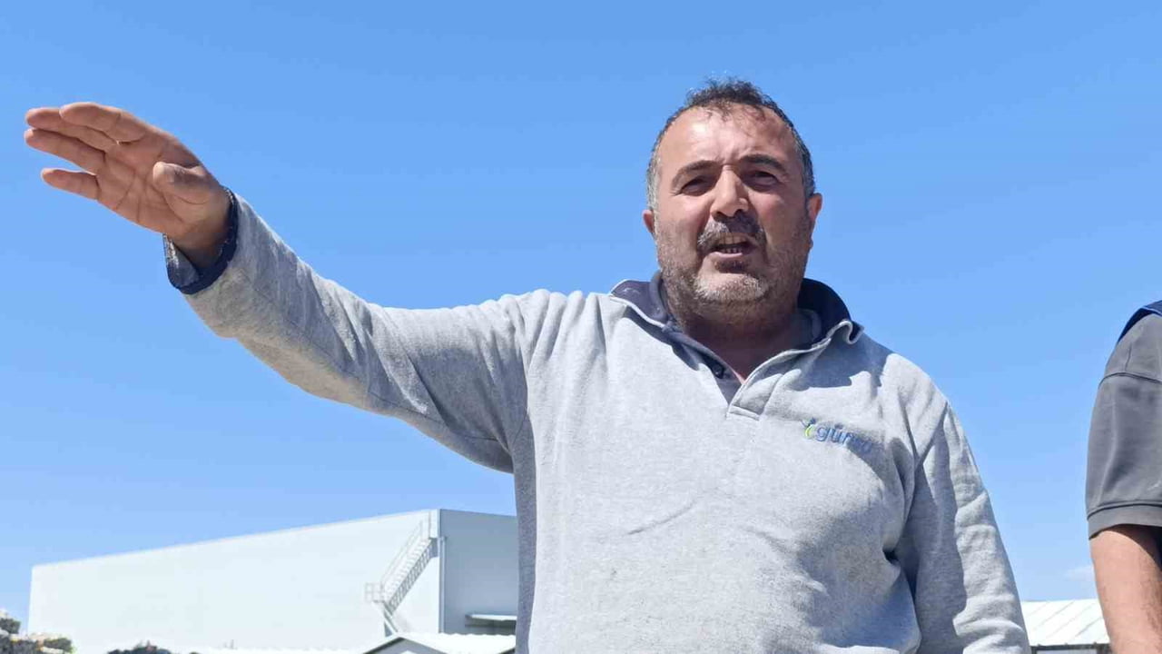 ANTALYA’NIN MANAVGAT İLÇESİNDE BOŞ ARAZİDE ÇIKAN ÇÖP YANGINI İTFAİYE EKİPLERİNİN MÜDAHALESİYLE...