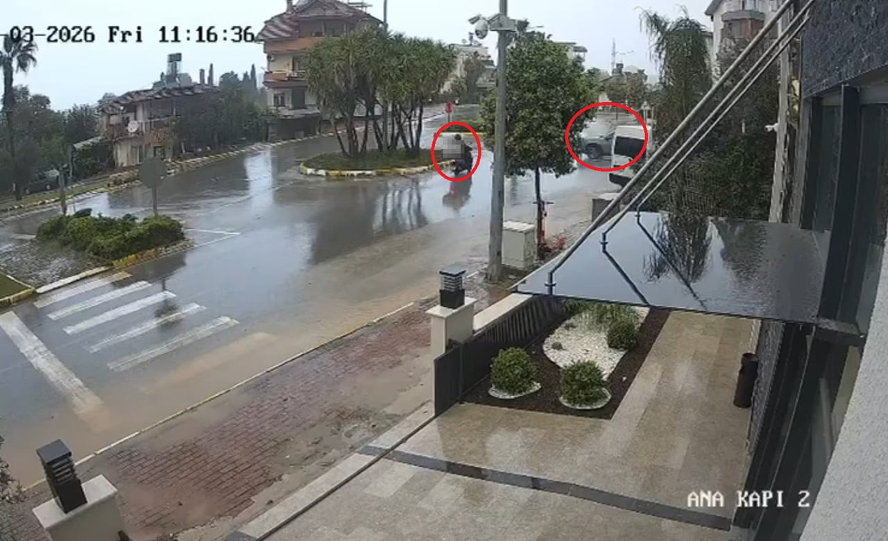 ANTALYA’NIN MANAVGAT İLÇESİNDE OTOMOBİL İLE MOTOSİKLETİN ÇARPIŞMASI SONUCU MEYDANA GELEN KAZADA...