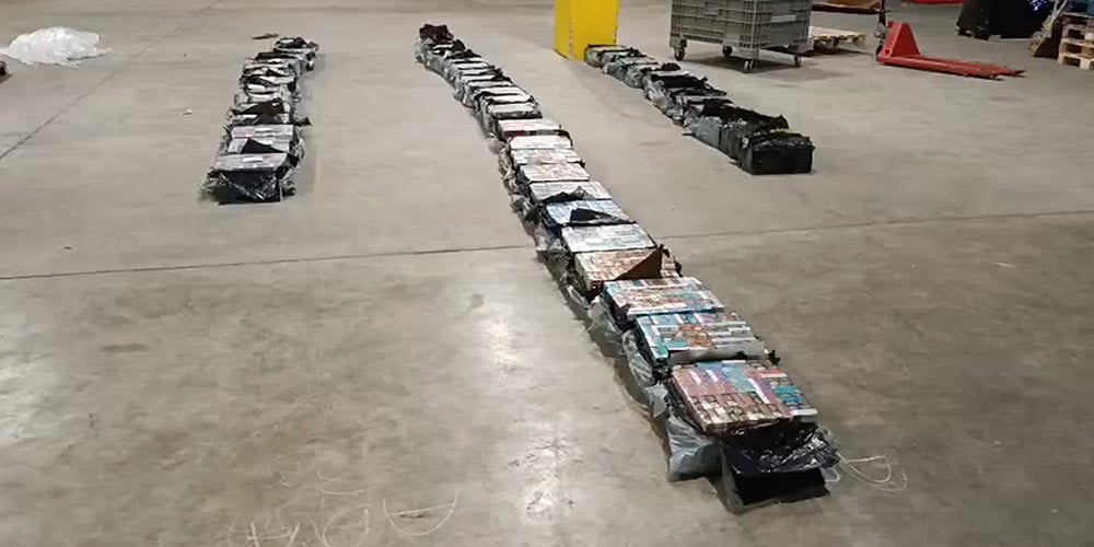 ARAÇTA 312 BİN GÜMRÜK KAÇAĞI YENİ NESİL ISITMALI ELEKTRONİK SİGARA TÜTÜNÜ ELE...