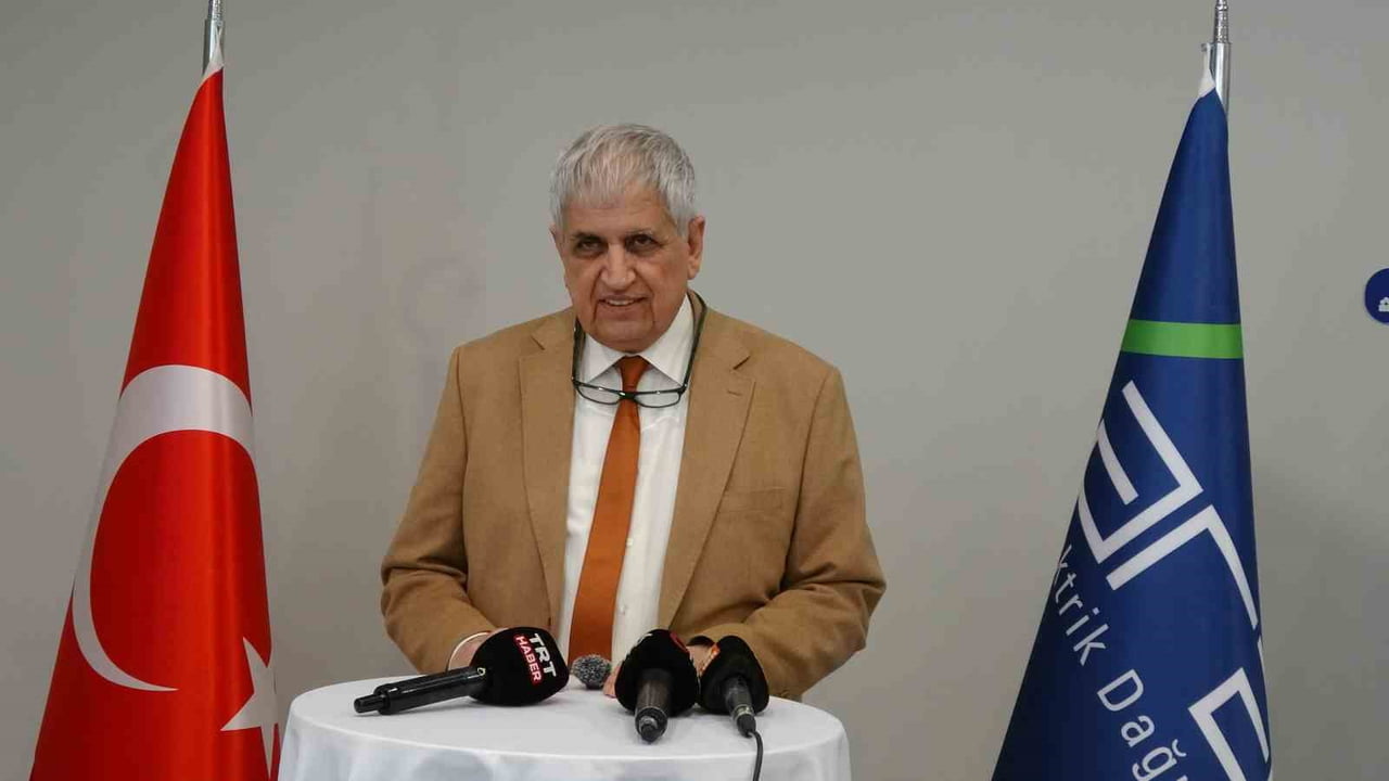 ARAS EDAŞ GENEL MÜDÜRÜ FİKRET AKBAŞ, DÜZENLEDİĞİ BASIN TOPLANTISINDA UYGULAMAYLA İLGİLİ OLARAK...