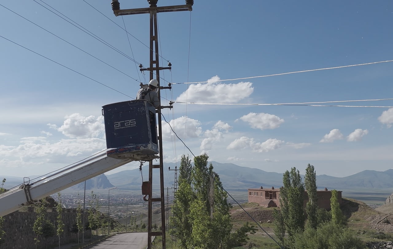 ARAS ELEKTRİK, 2013 YILINDAN BU YANA AĞRI’DA GERÇEKLEŞTİRDİĞİ KAPSAMLI YATIRIMLARLA ELEKTRİK...