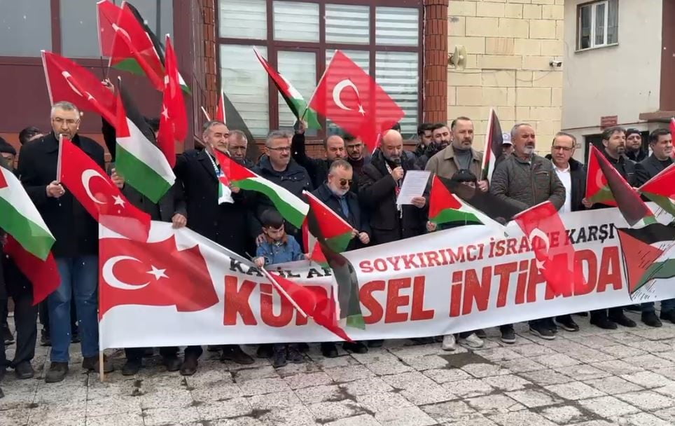 ARDAHAN'DA İSRAİL'İN FİLİSTİNLİ ESİRLERİ HEDEF ALAN İDAM YASASI PROTESTO EDİLDİ. (OLGUN...